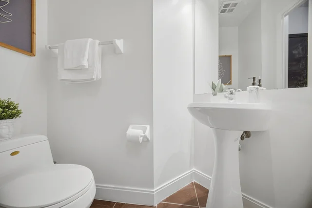 #607-80 Absolute Avenue, Mississauga - photo 34