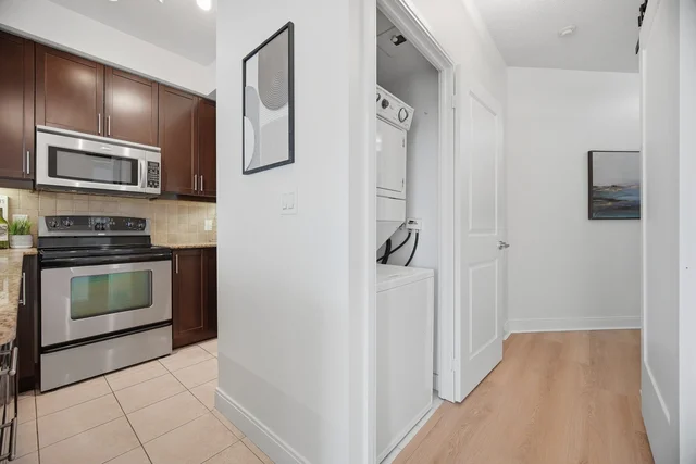 #607-80 Absolute Avenue, Mississauga - photo 35