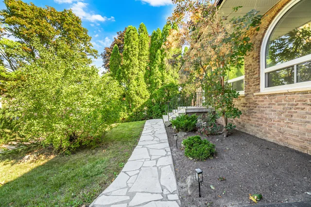 1166 Grand Boulevard, Oakville - photo 4