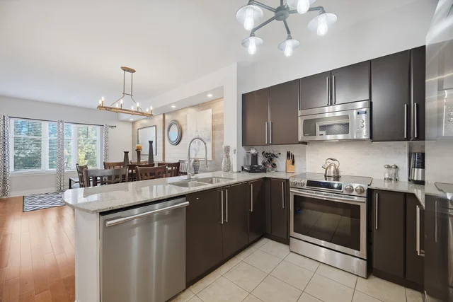 #207-10211 Keele Street, Maple - photo 9
