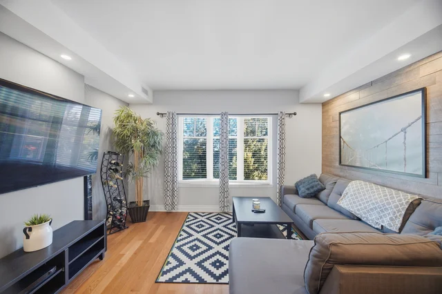 #207-10211 Keele Street, Maple - photo 12