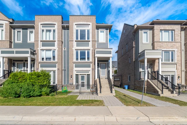 #218-250 Sunny Meadow Boulevard, Brampton - photo 2