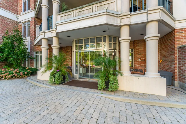 10 Old Mill Trail #210, Etobicoke - photo 2