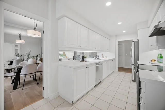 10 Old Mill Trail #210, Etobicoke - photo 20