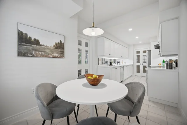 10 Old Mill Trail #210, Etobicoke - photo 23