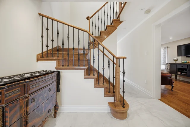 77 Arthurs Crescent, Brampton - photo 8