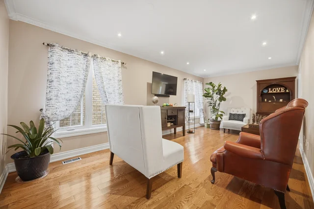 77 Arthurs Crescent, Brampton - photo 9