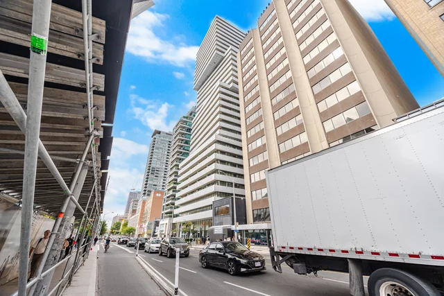 #2505-200 Bloor Street West, Toronto - photo 3