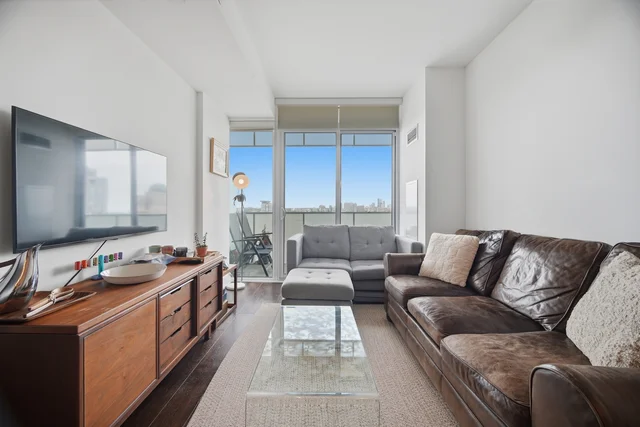 #2505-200 Bloor Street West, Toronto - photo 16
