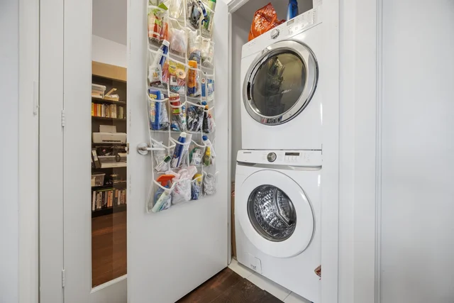 #2505-200 Bloor Street West, Toronto - photo 30