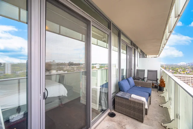 #2505-200 Bloor Street West, Toronto - photo 33