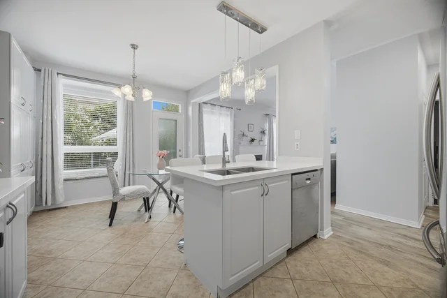 2249 Crestmont Drive, Oakville - photo 24