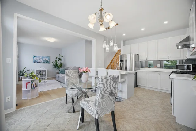 2249 Crestmont Drive, Oakville - photo 28