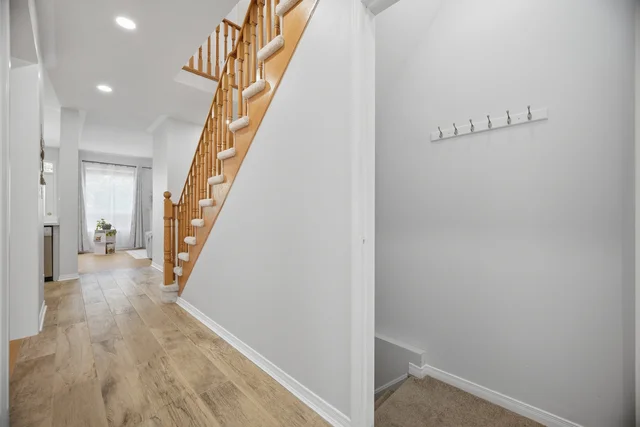 2249 Crestmont Drive, Oakville - photo 51