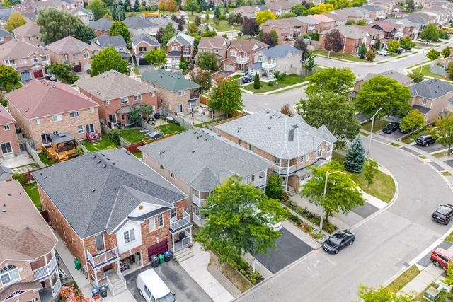 7 Secord Crescent, Brampton - photo 4
