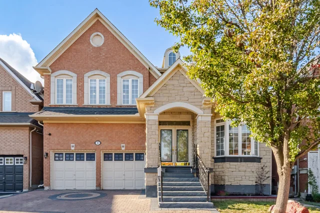 4 Castle Mountain Drive, Brampton - photo 1