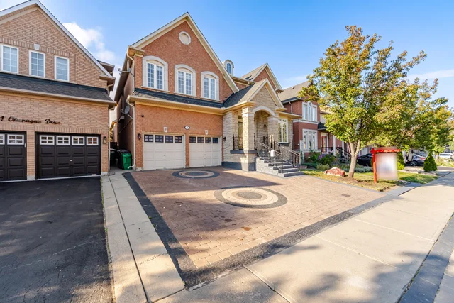 4 Castle Mountain Drive, Brampton - photo 5