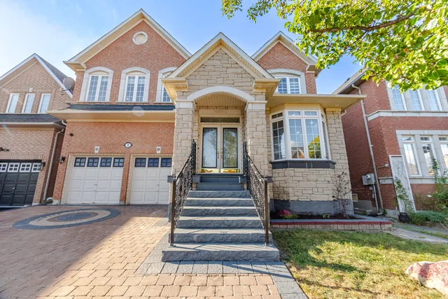 4 Castle Mountain Drive, Brampton - photo 8