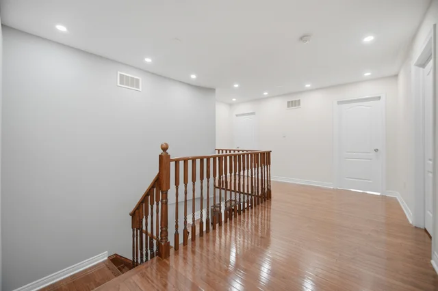 4 Castle Mountain Drive, Brampton - photo 39