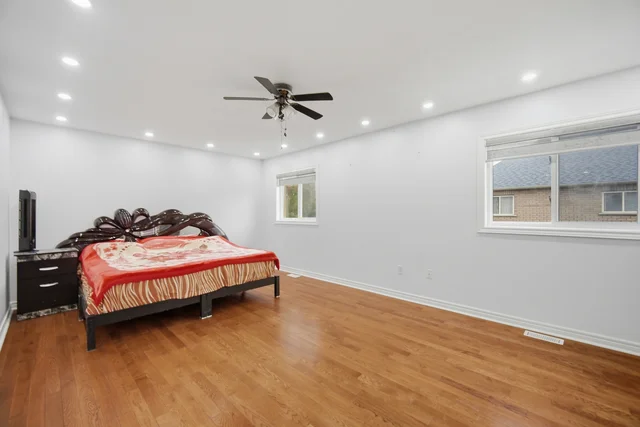 4 Castle Mountain Drive, Brampton - photo 41