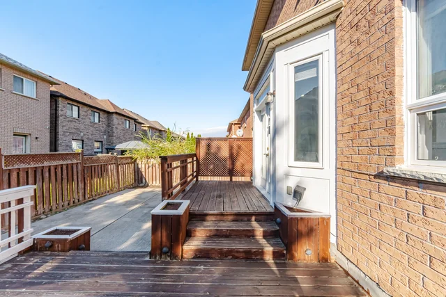 4 Castle Mountain Drive, Brampton - photo 88