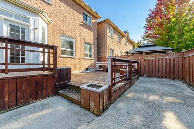 4 Castle Mountain Drive, Brampton - photo 93