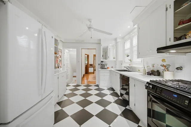 111 Palmerston Avenue, Toronto - photo 15
