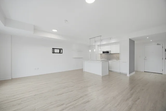 #620-185 Dunlop Street East, Barrie - photo 17