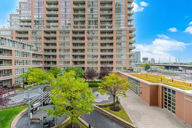 #501-75 East Liberty Street, Toronto - photo 33