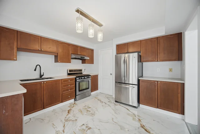 355 Brisdale Drive, Brampton - photo 15