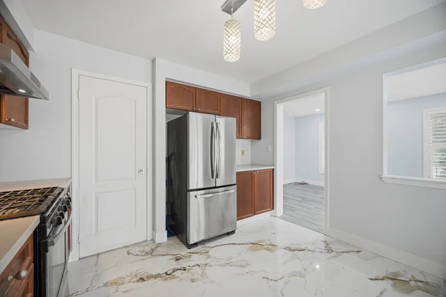 355 Brisdale Drive, Brampton - photo 16