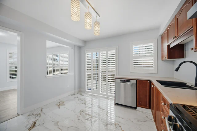 355 Brisdale Drive, Brampton - photo 17