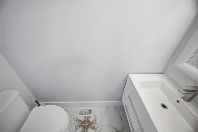 355 Brisdale Drive, Brampton - photo 18
