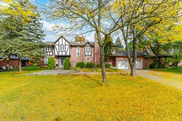 80 East Humber Drive, King City - photo 2