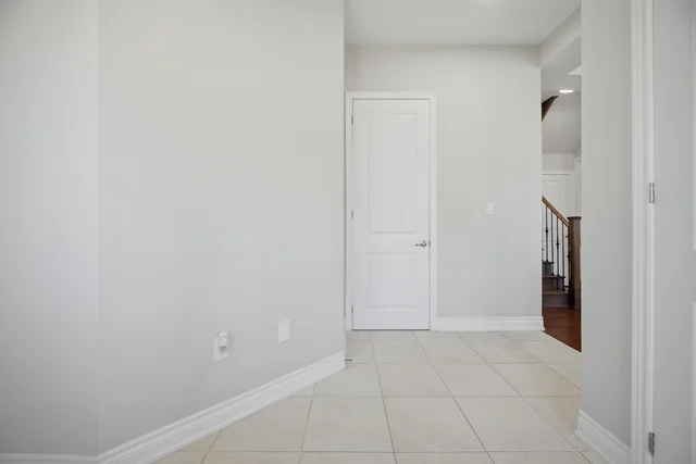 15271 Danby Road, Norval - photo 6