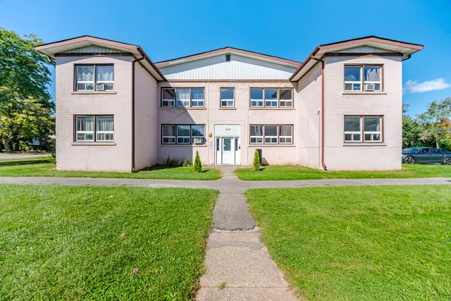 #1-1047 Churchill Avenue, Oakville - photo 1