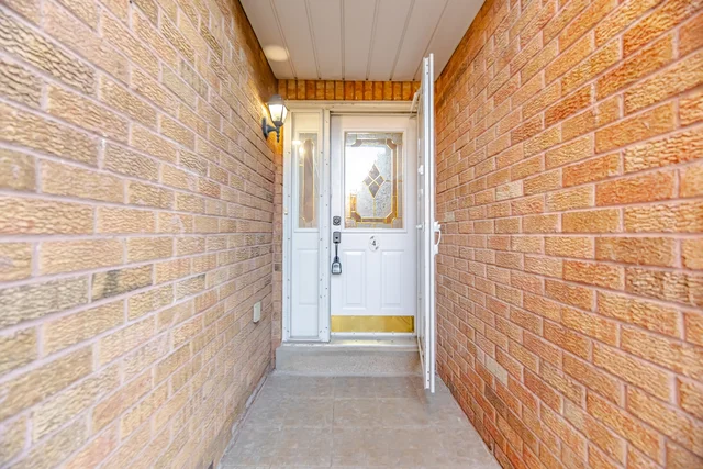 4 Leeward Drive, Brampton - photo 20