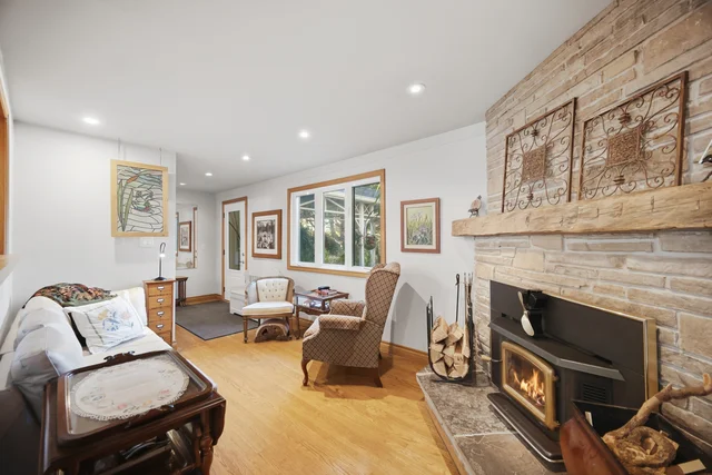 25 Main Street, Kleinburg - photo 19