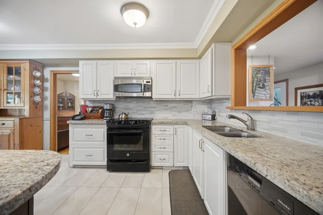 25 Main Street, Kleinburg - photo 26