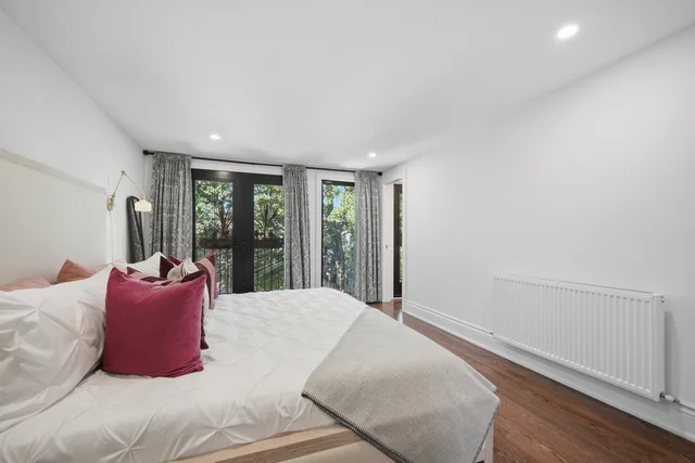 22 Pretoria Avenue, Toronto - photo 32