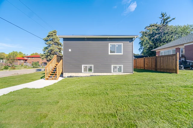 16 Old Princess Street, Mississauga - photo 1