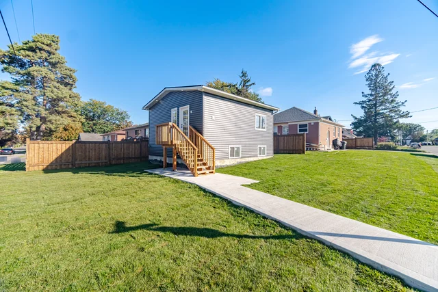 16 Old Princess Street, Mississauga - photo 2