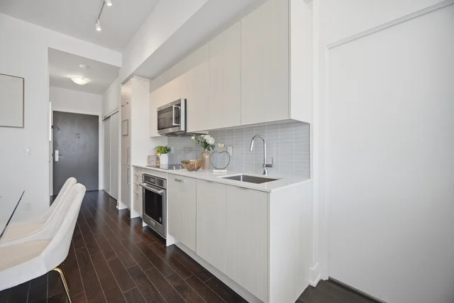 #206-181 Bedford Road, Toronto - photo 14