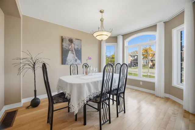 2194 Sutton Drive, Burlington - photo 10