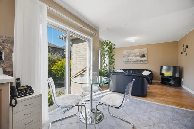 2194 Sutton Drive, Burlington - photo 15