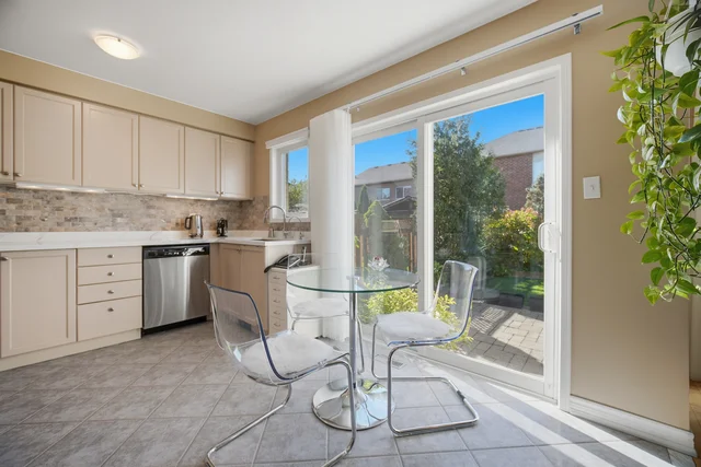 2194 Sutton Drive, Burlington - photo 16