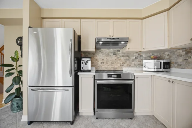 2194 Sutton Drive, Burlington - photo 19