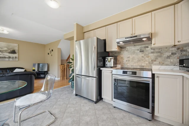2194 Sutton Drive, Burlington - photo 22