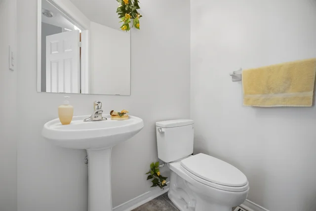 2194 Sutton Drive, Burlington - photo 23