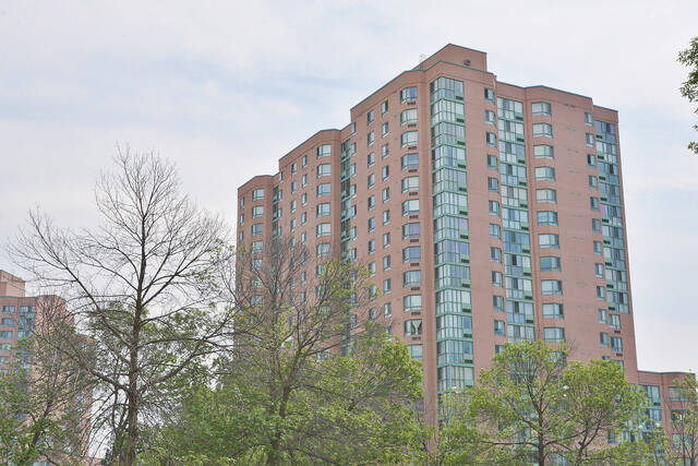 #910-41 Markbrook Lane, Etobicoke - photo 1